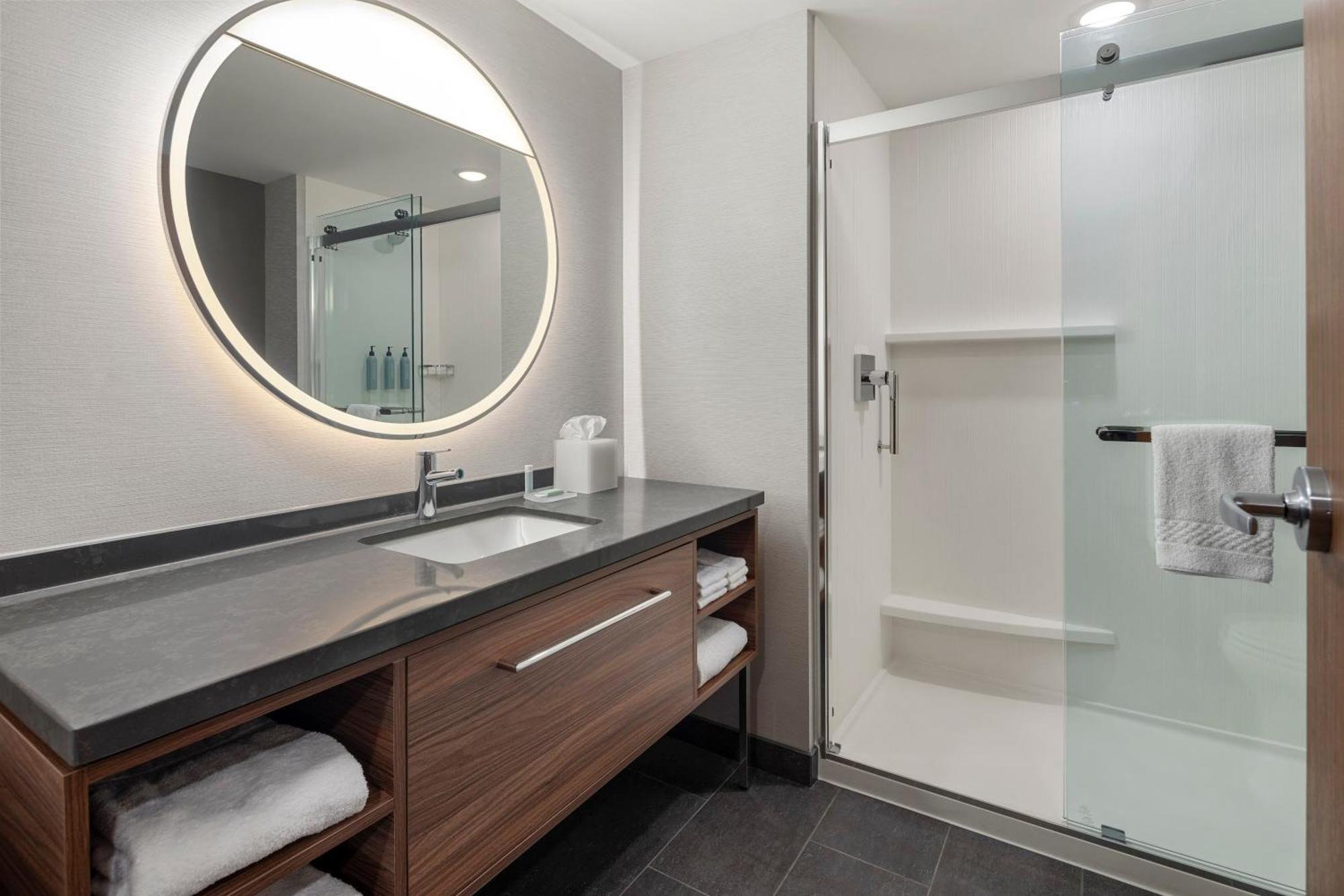 Courtyard By Marriott Bettendorf Εξωτερικό φωτογραφία