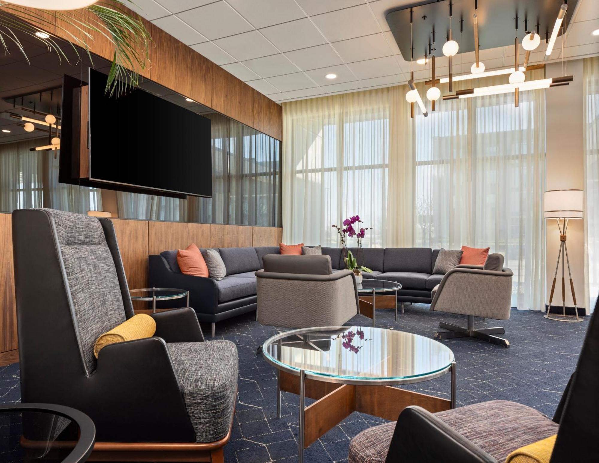 Courtyard By Marriott Bettendorf Εξωτερικό φωτογραφία