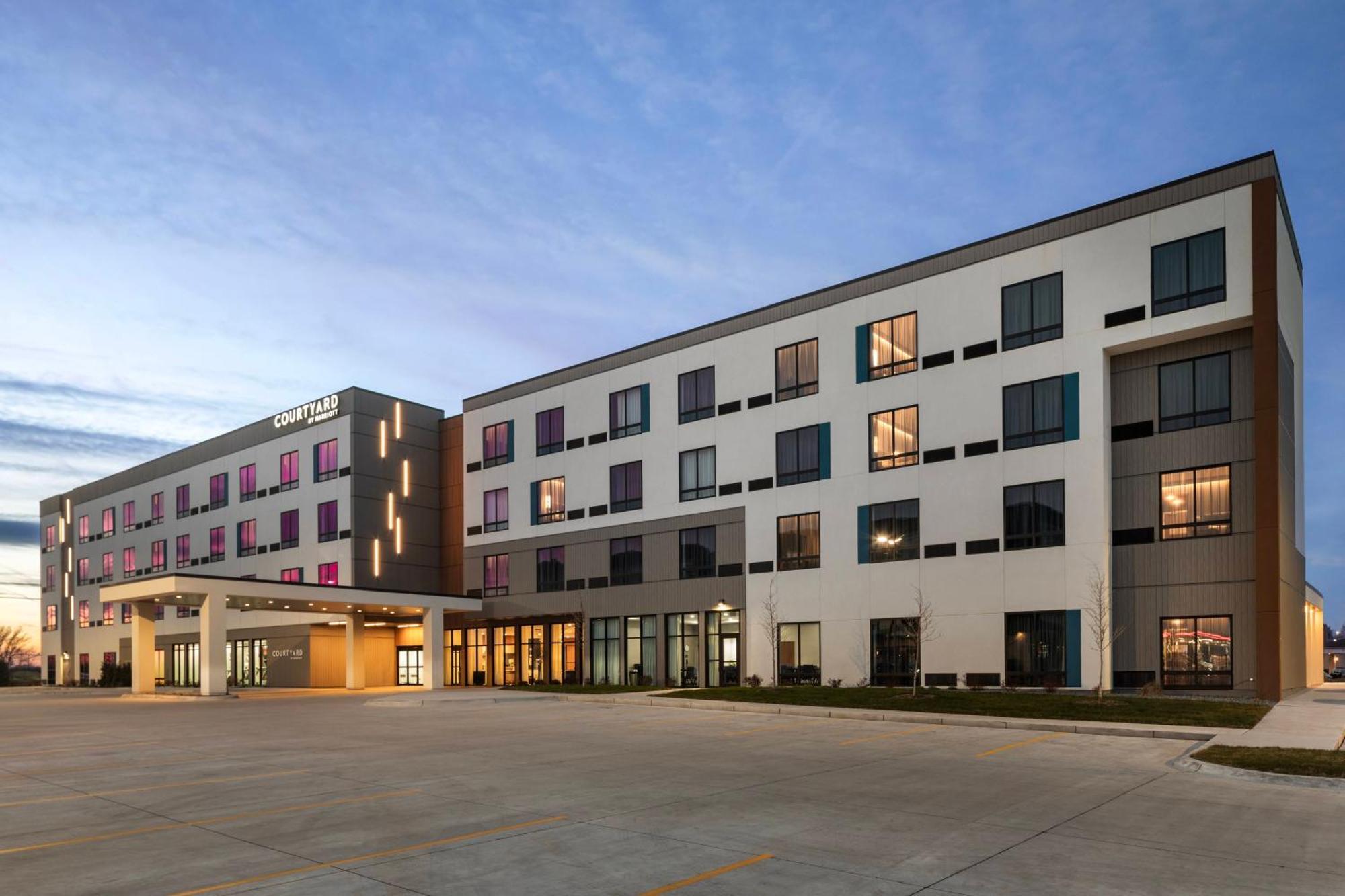 Courtyard By Marriott Bettendorf Εξωτερικό φωτογραφία