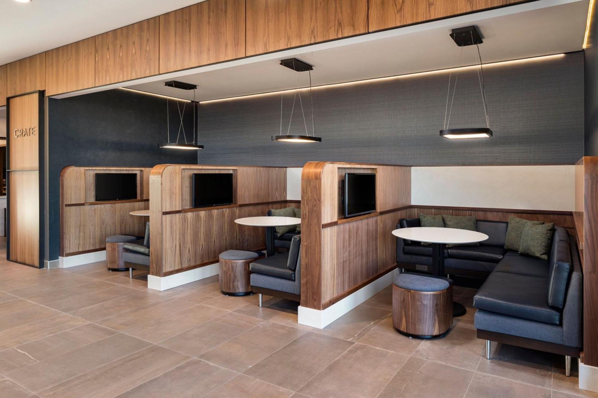 Courtyard By Marriott Bettendorf Εξωτερικό φωτογραφία